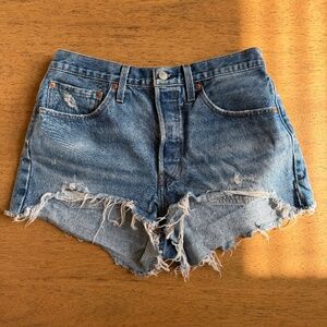Levi’s 501 Shorts W30 High Rise Medium Wash Classic